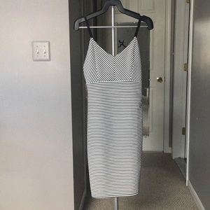 Forever 21 Contempary Dress-Knee length